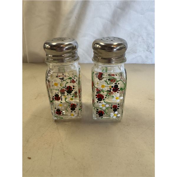 Ladybug salt and pepper shakers