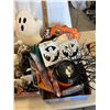 Image 2 : Halloween items
