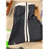 Image 1 : Lulu capris size not shown