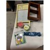 Image 1 : Washboard, decor, frame brushes, etc.