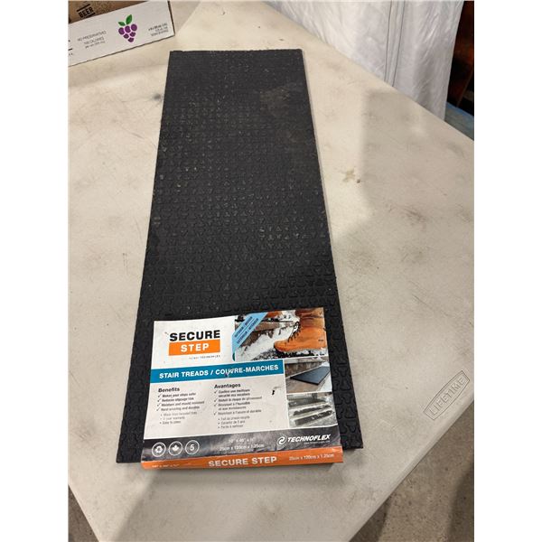 Secure step stair treads