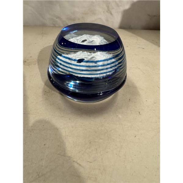 Glass paperweight