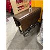 Image 1 : Antique gate Leg Table
