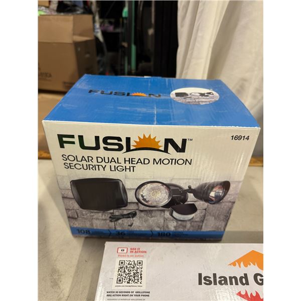 Solar dual head motion, security light