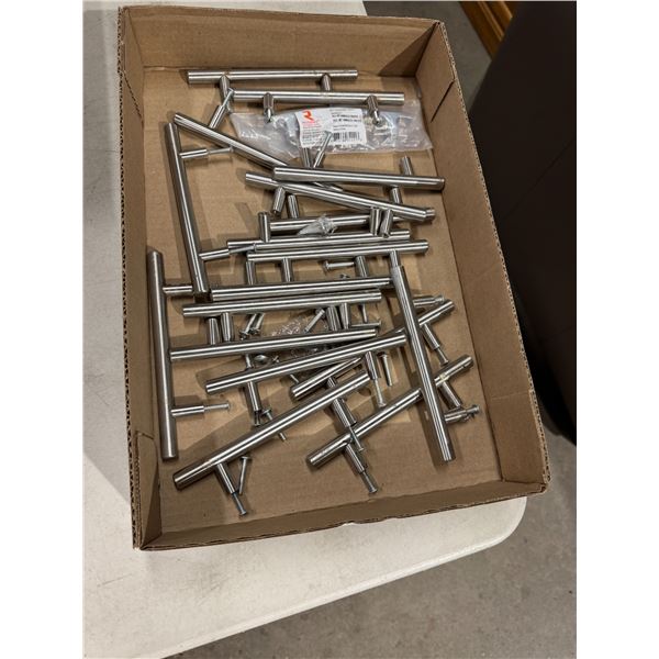 Cabinet/drawer pulls