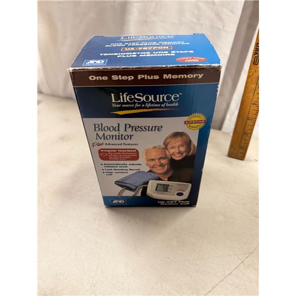 Blood pressure monitor