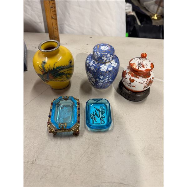 Vases and other trinket dishes