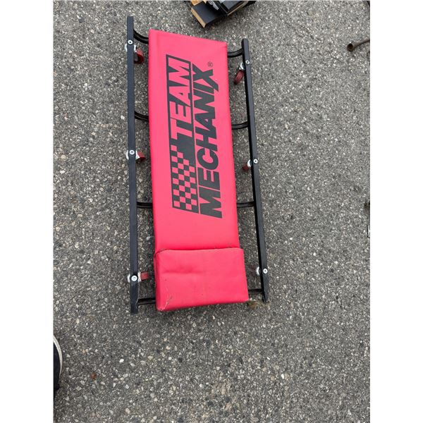 Team mechanic creeper