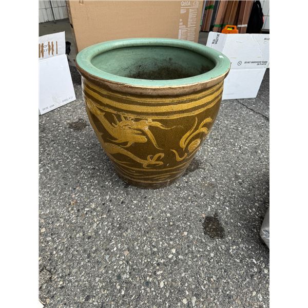 Dragon motive planter large