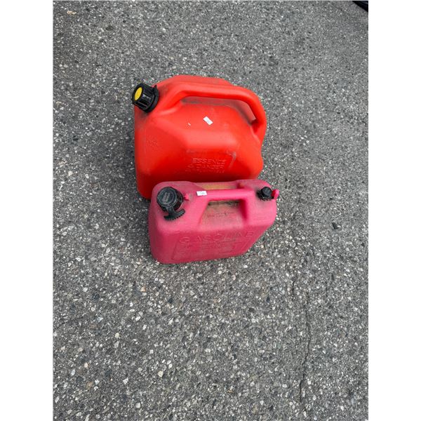 2 fuel containers