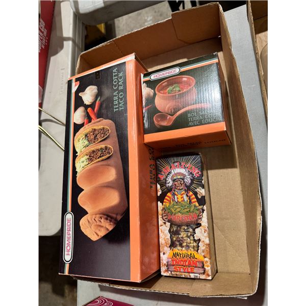 Taco terra-cotta items