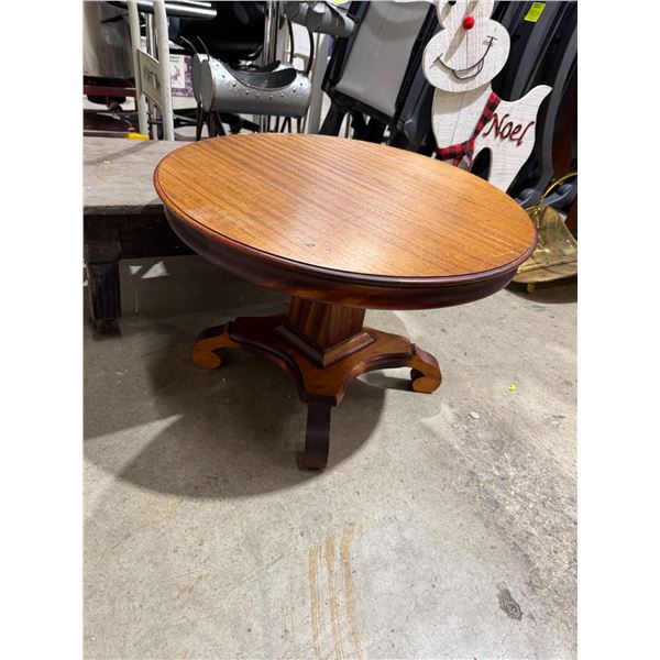 Pedestal table short