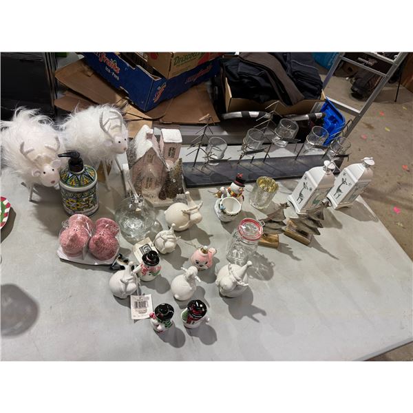 Candleholders and decor