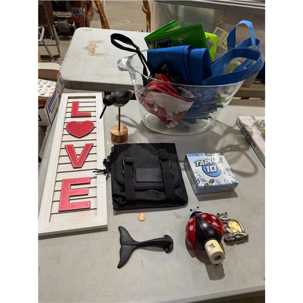 Decor nightlight, whale hook, etc.