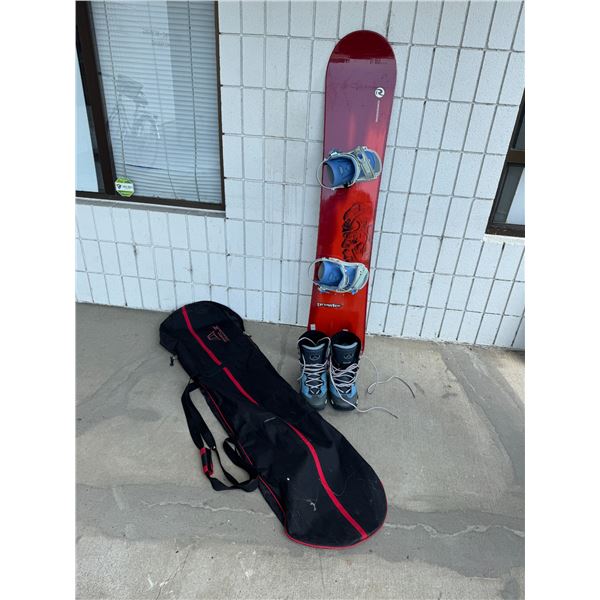 Rossignol snowboard bag with snowboard boots