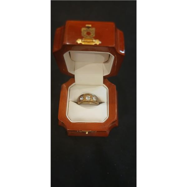 stamped 14K? gold ring with wooden box