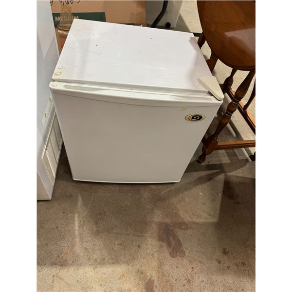 Mini fridge works well