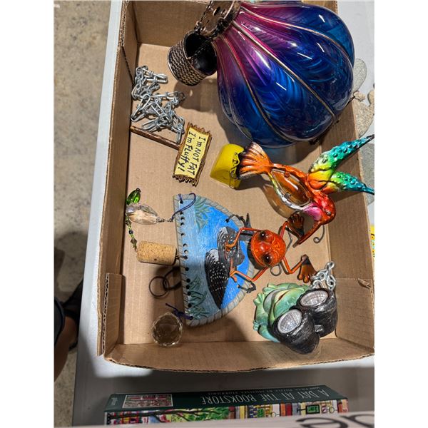 Decor, hummingbird, balloon, frog other items