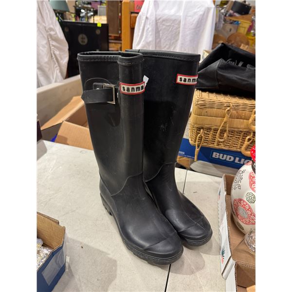 Rubber boots size 30