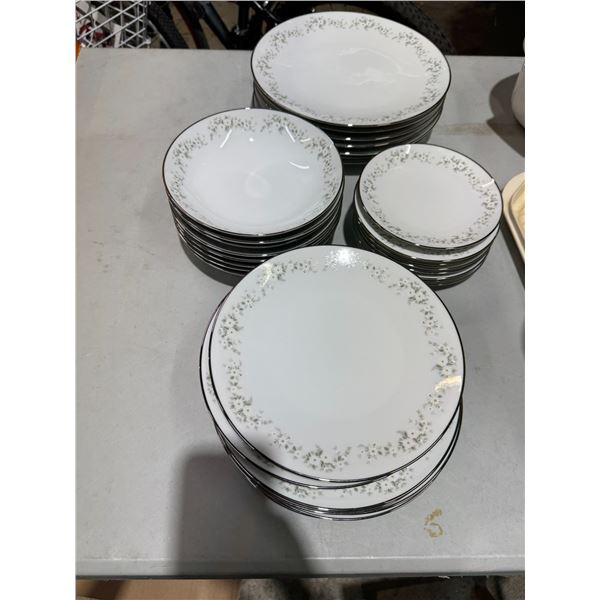 Noritaki dishes