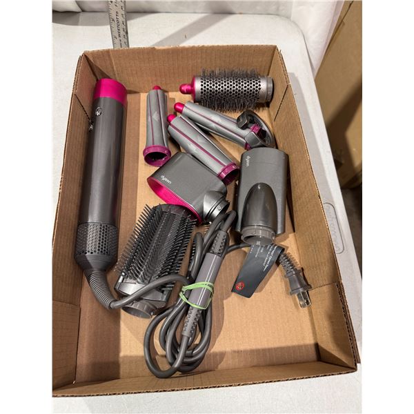 Dyson Airwrap with all attachments. Needs service