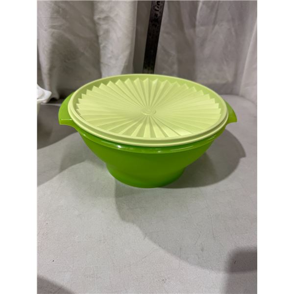 Tupperware bowl