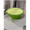 Image 1 : Tupperware bowl