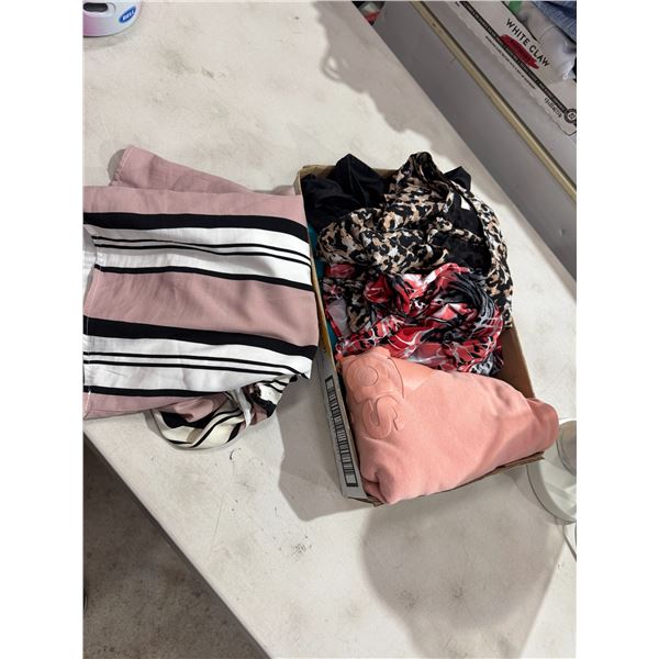 Women's dress tops, dresses decks, BCBG, various sizes, etc.