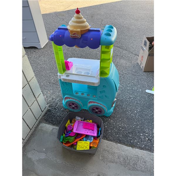 Play-Doh ice cream accessory parlor