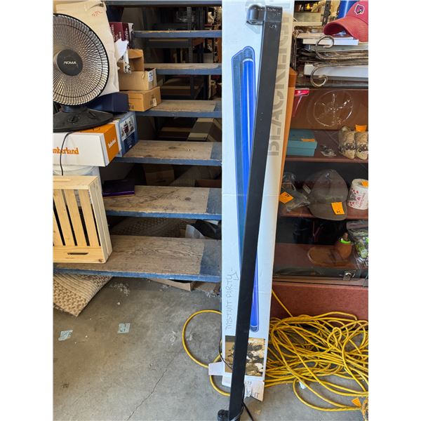 48 inch black light holder needs new bulb
