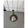Image 1 : Funnel with filter