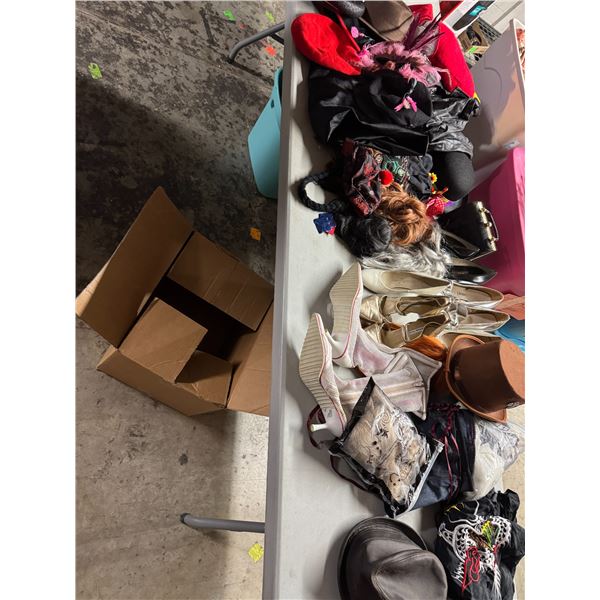 Vintage hats, wigs costume items