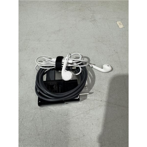 Apple earbuds C/W charger