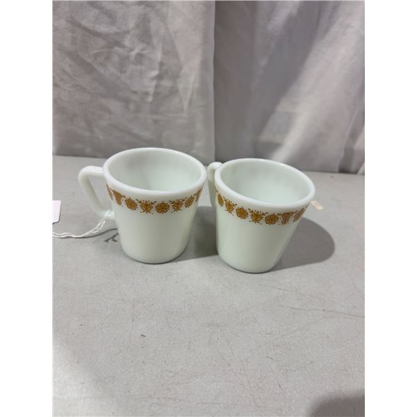 2 Vintage Pyrex mugs