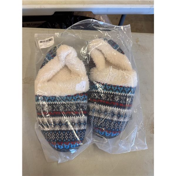 Women's new slippers XL size 11/12