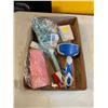Image 1 : Scrubber, loofah, and cleaning brush