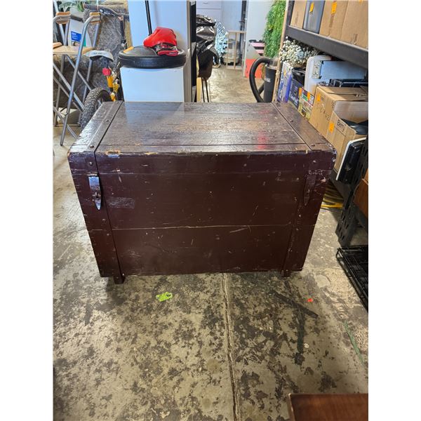 Wood chest