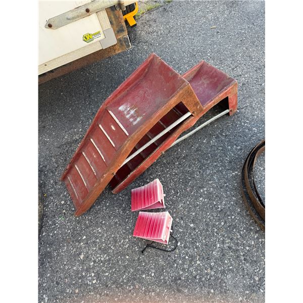 Vehicle ramps and chalks