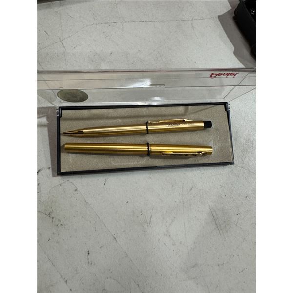 Pentel pen, and pencil set