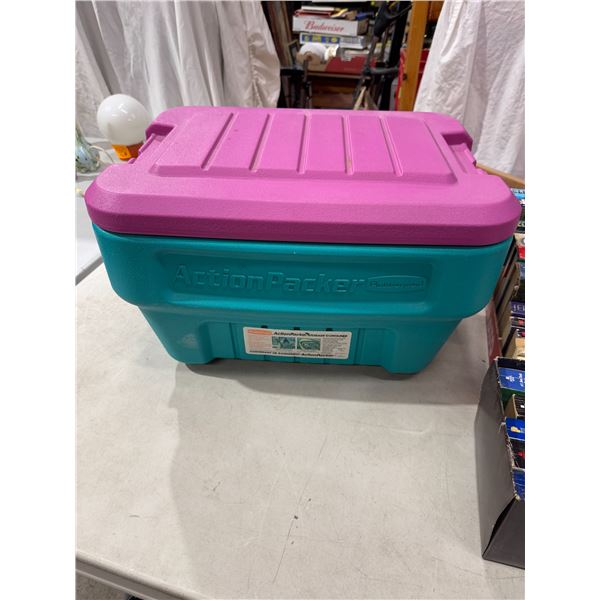 Rubbermaid action packer and contents