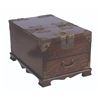 Image 4 : A Vanity Case Prop from Elizabeth Swann's Bedroom.