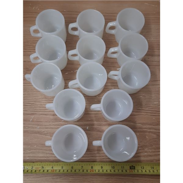 Vintage Termocrisa Milk Glass Cups. (11)