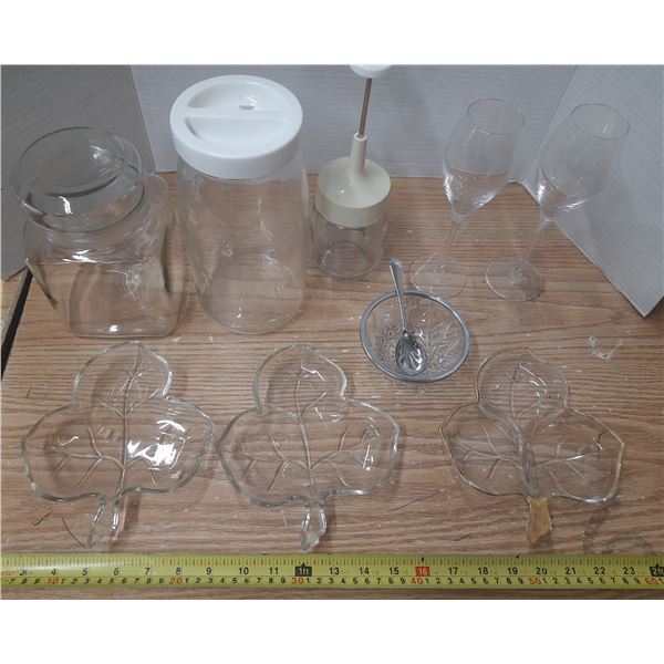 Lot of Glassware Items. (It includes, 3 Leaf Plates, 2 Jars, Small Bowl and Spoon, etc.)