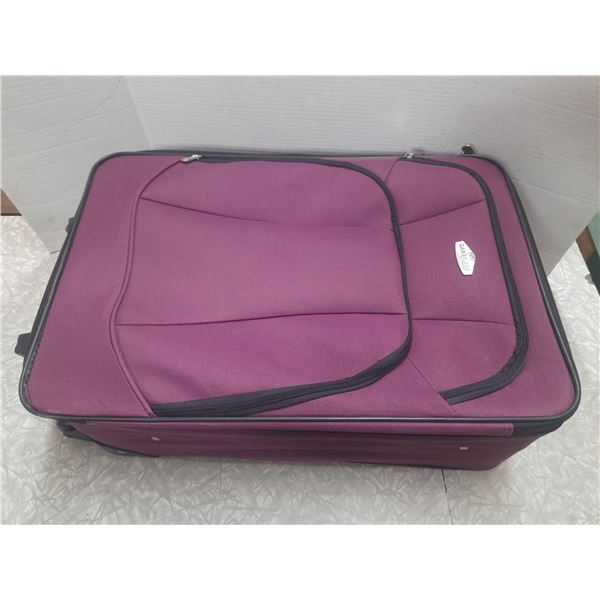 Cambridge by Travelway Bag. (Height 25", Length 25", Breadth 16")