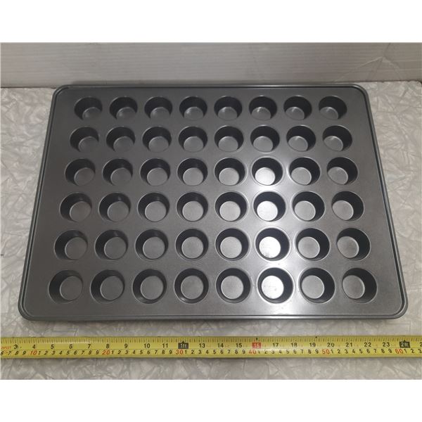 48-Cup Mini Muffin Pan. (Like New)