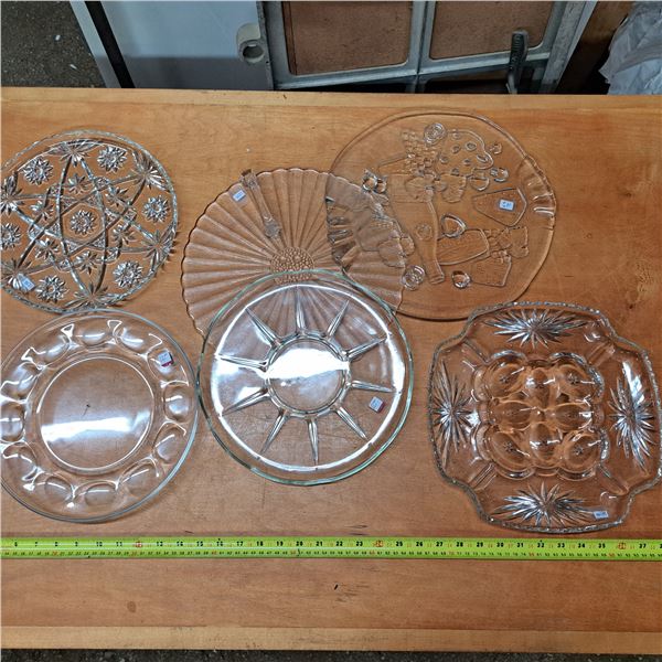 5 large glass dishes and 1 lid