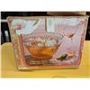 Image 7 : Vintage Arlington Punch Bowl set  w/ Orignal Box (Missing a few glasses)