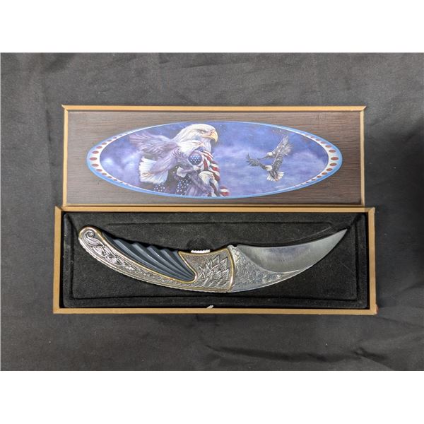 Stainless steel Blade Silver Rubber Handle Colletiable Modern Folding Knife (Excellent Condition)