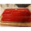 Image 5 : Lot of kitchen wares - includes chipped Lecreuset butter dish