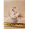 Image 2 : Vintage Westmoreland Milk Glass Chicken on a Basket Candy Dish